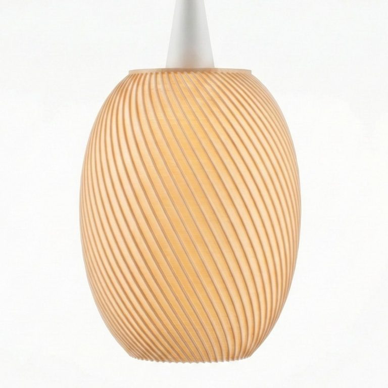 Leuchtenförmige Pendelleuchte in Form eines Geistes mit leuchtenden Augen.