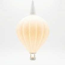 Eine helle, runde Heißluftballonform mit spitzem oberen Ende.